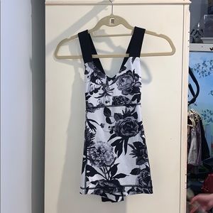 Lululemon black and white flowers tank